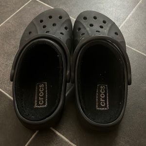 Black fuzzy lined crocs